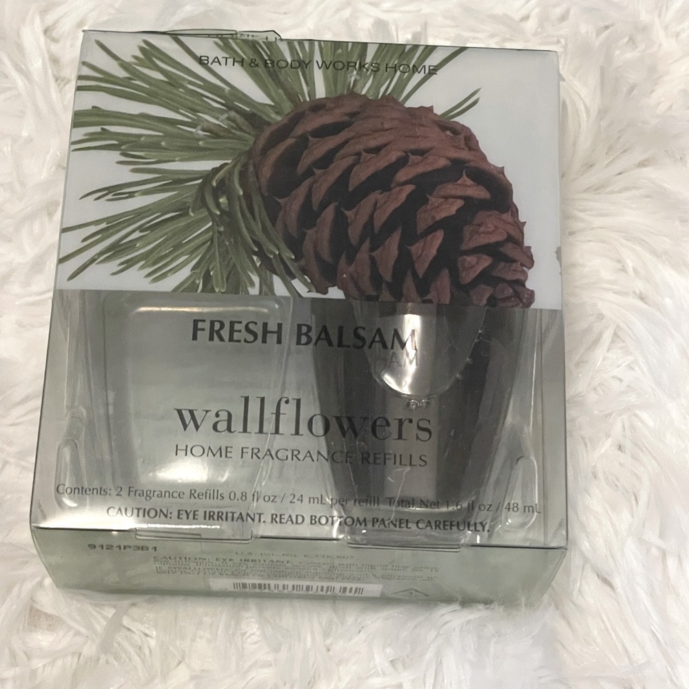 Bath and Bodyworks Wallflowers refill Fresh Balsam. (1 refill)